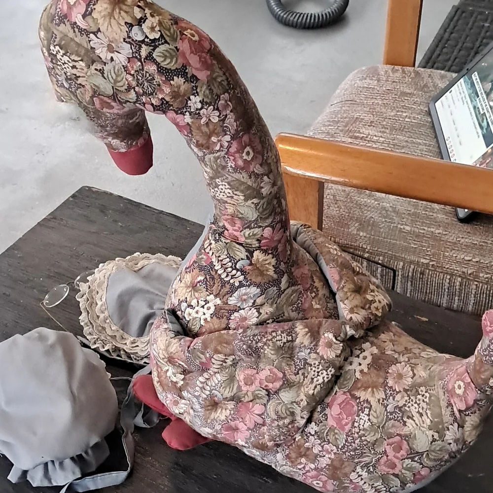 Dusty Old Toys - Picture 7 of 9